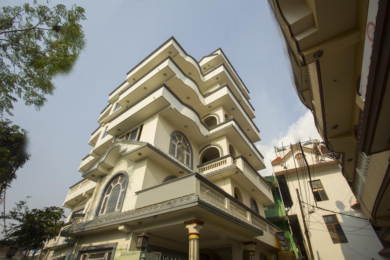 Oyo 145 Sirahali Khusbu Hotel &Lodge Catmandu Exterior foto